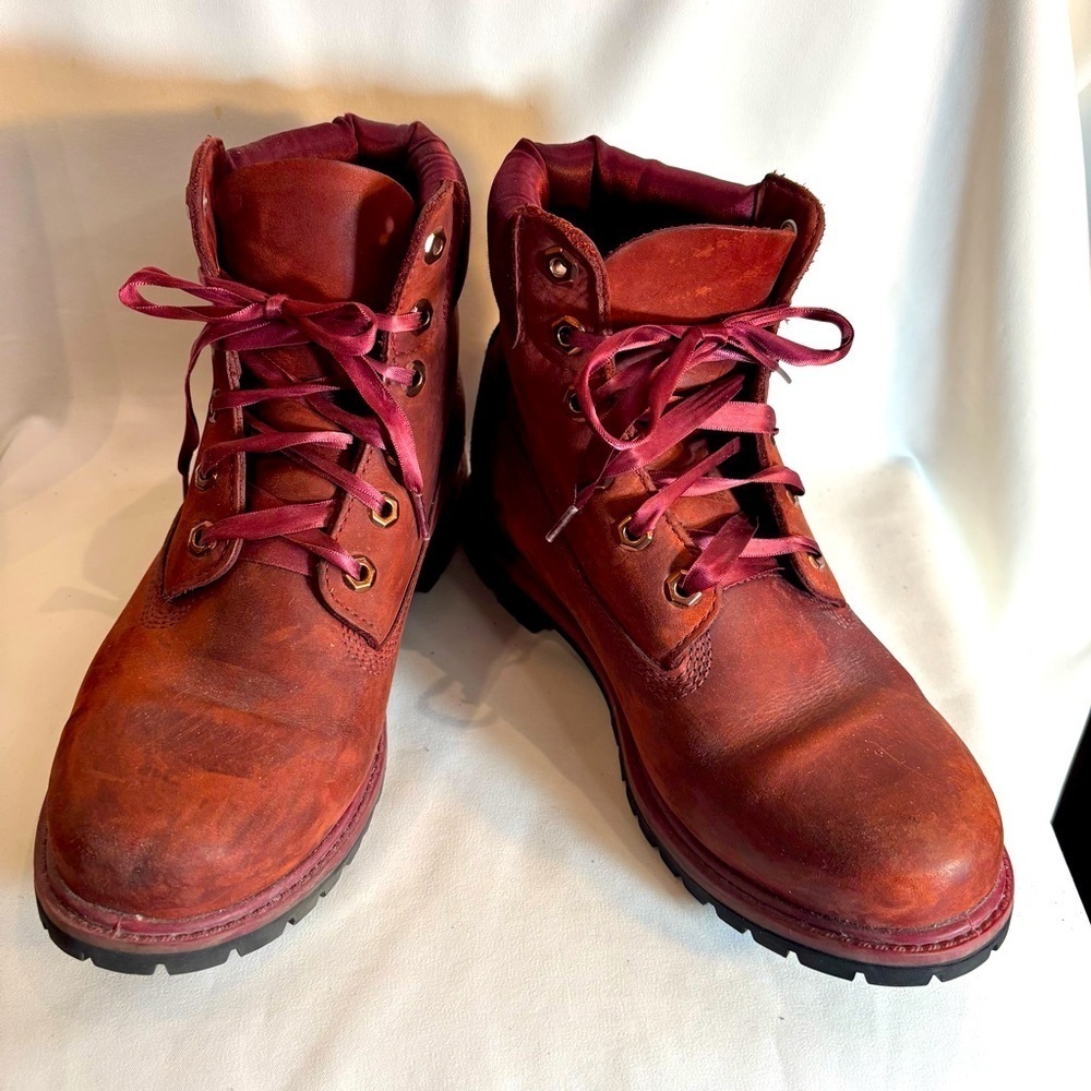 TIMBERLAND Sz 9.5 Red Leather Lace Up Boots With Satin Laces Chunky Soles